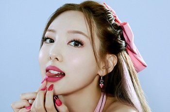 Đại gia thỏa mãn đam mê cùng em Nayeon TWICE gợi cảm